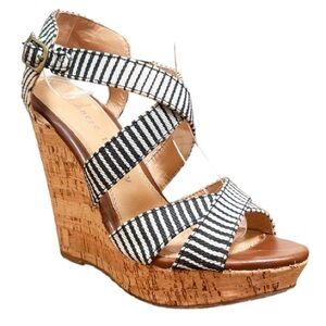 Chinese Laundry Marianne black white stripe strappy peep toe wedge sandals 7